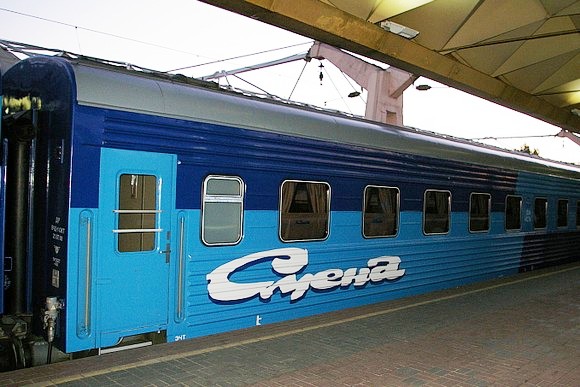 Russian trains: train between Moscow and St.Petersburg - Smena - A.Batancourt overnight train