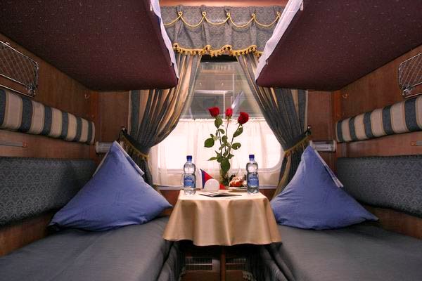 Russian trains: trains between Russia and Ukraine - Moscow - Kiev overnight train Capitals' Express (Stolichny Express)